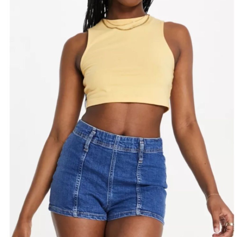 New In Package Topshop seamed joni short in mid blue sz 6 - Picture 2 of 5